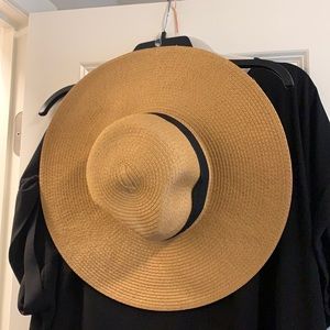 Black sun hat never worn new with tags